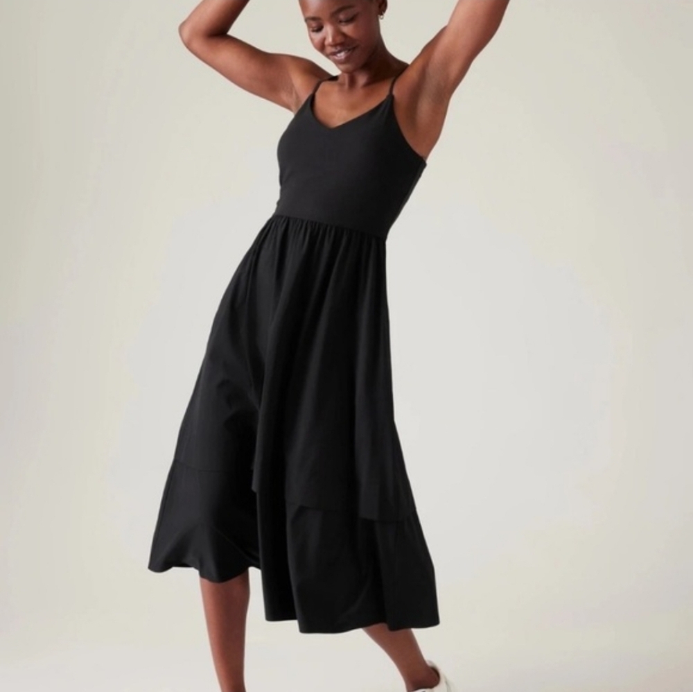 NWT Athleta Elation V Neck Hybrid Athleisure Dress